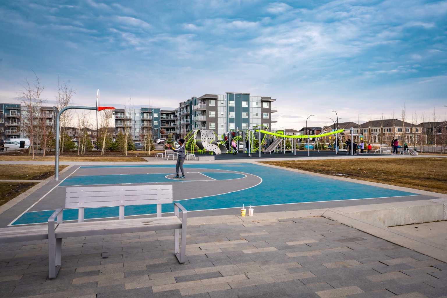 215, 40 Carrington Plaza N