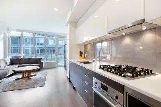 311, 138 Waterfront Court SW