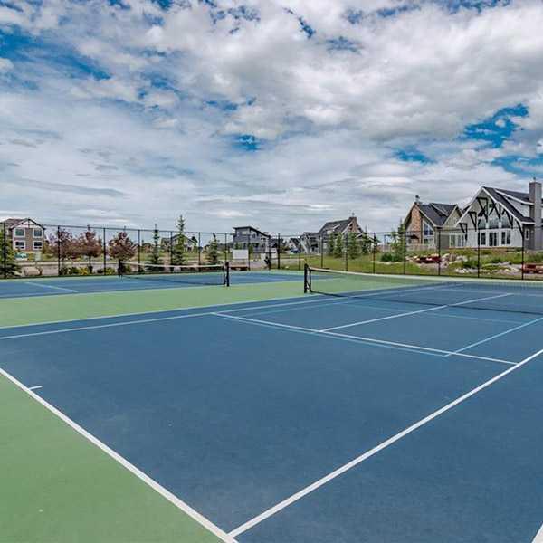 216 Cottageclub Crescent 