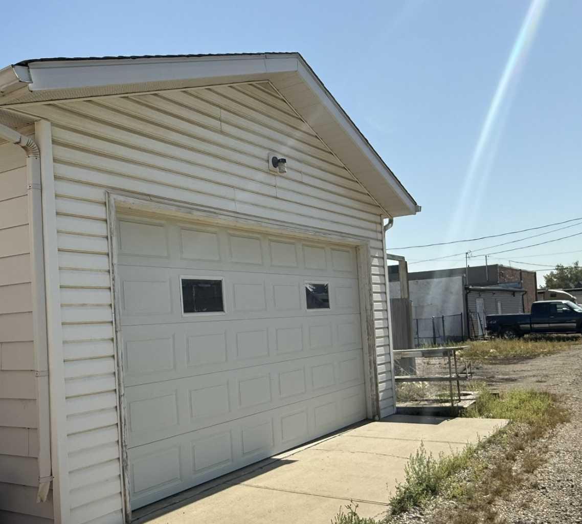 Lot 20 - 1, 223 6 Street 
