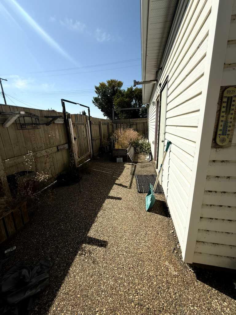 Lot 19 - 2, 223 6 Street 
