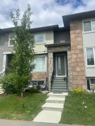 1016 Lanark Boulevard SE