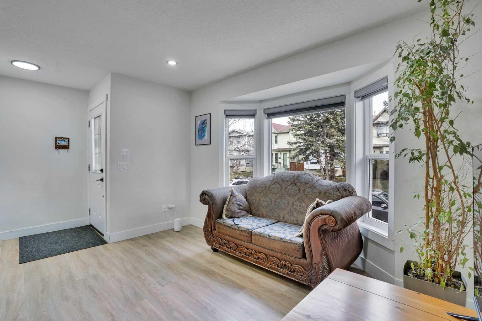 51 Taraglen Road NE
