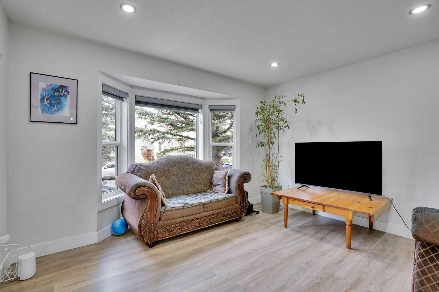 51 Taraglen Road NE