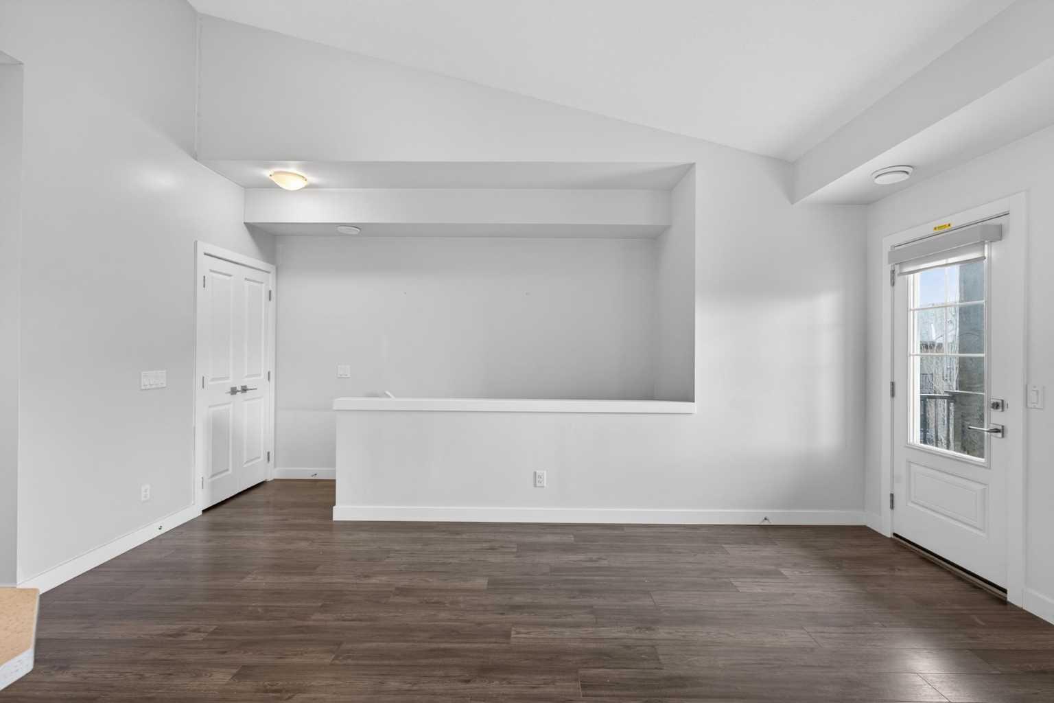 12 Evanscrest Gardens NW