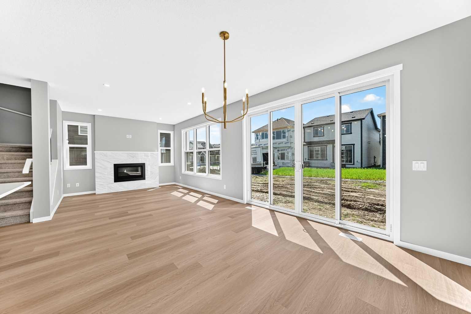 547 Mercado Avenue SE