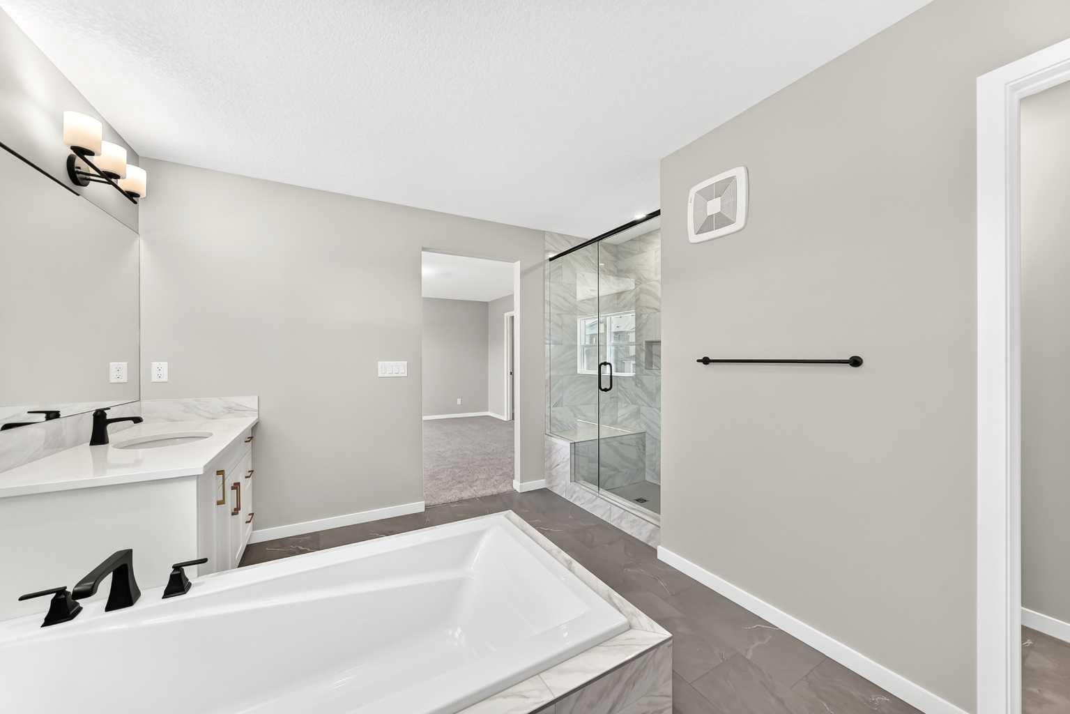 547 Mercado Avenue SE