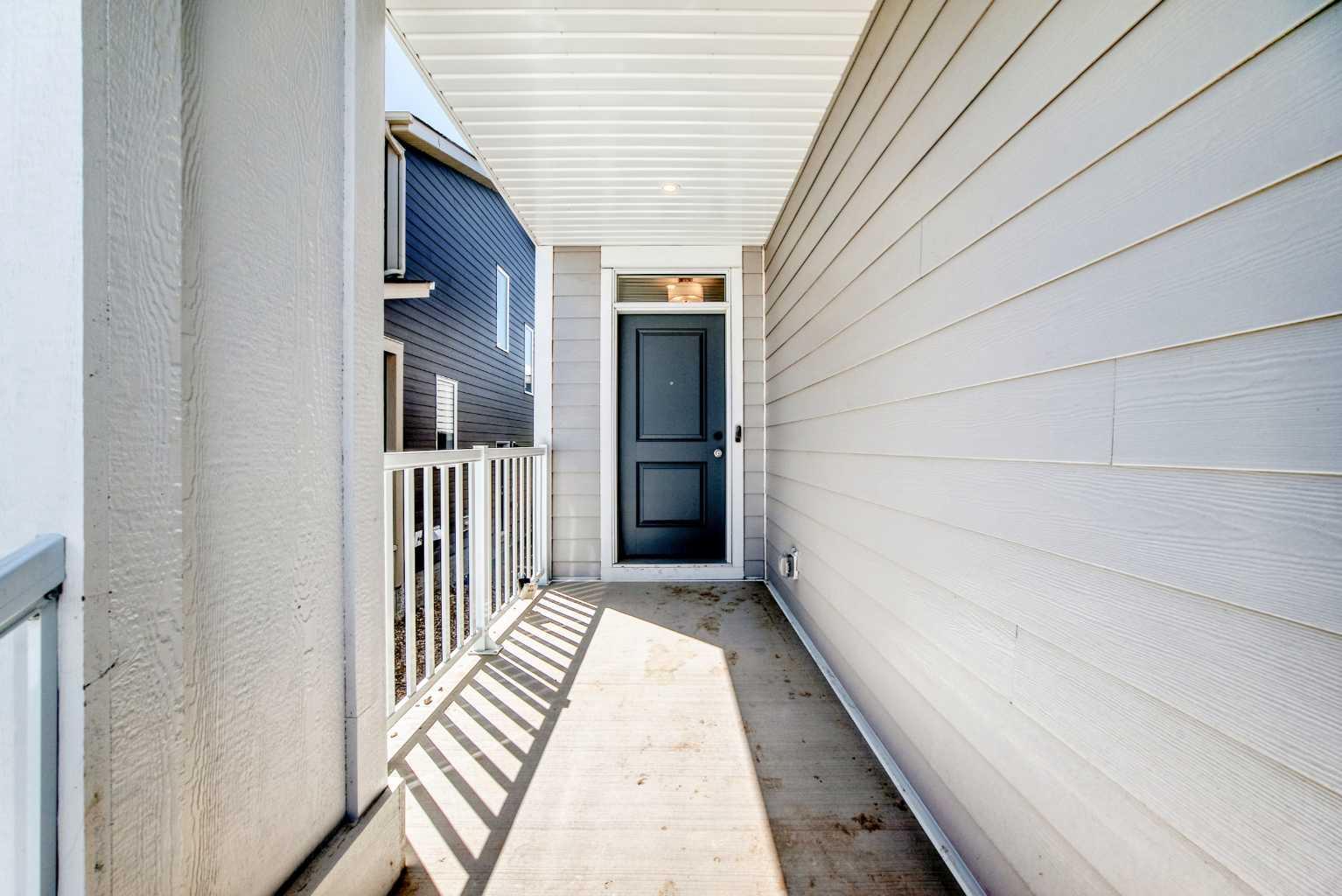 547 Mercado Avenue SE