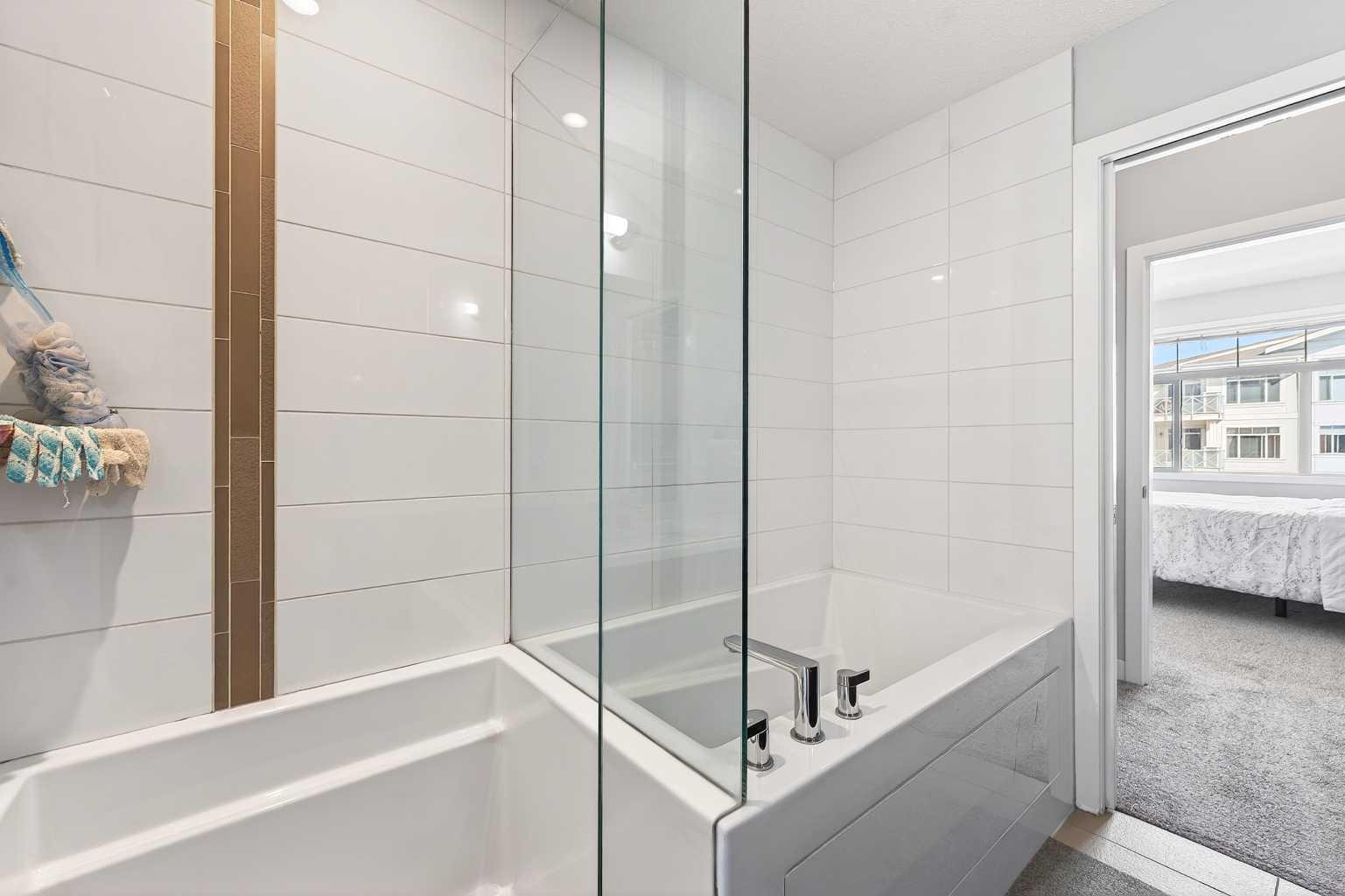 301, 16 Auburn Bay Link SE