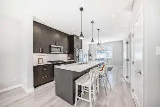 120 CHELSEA Drive 