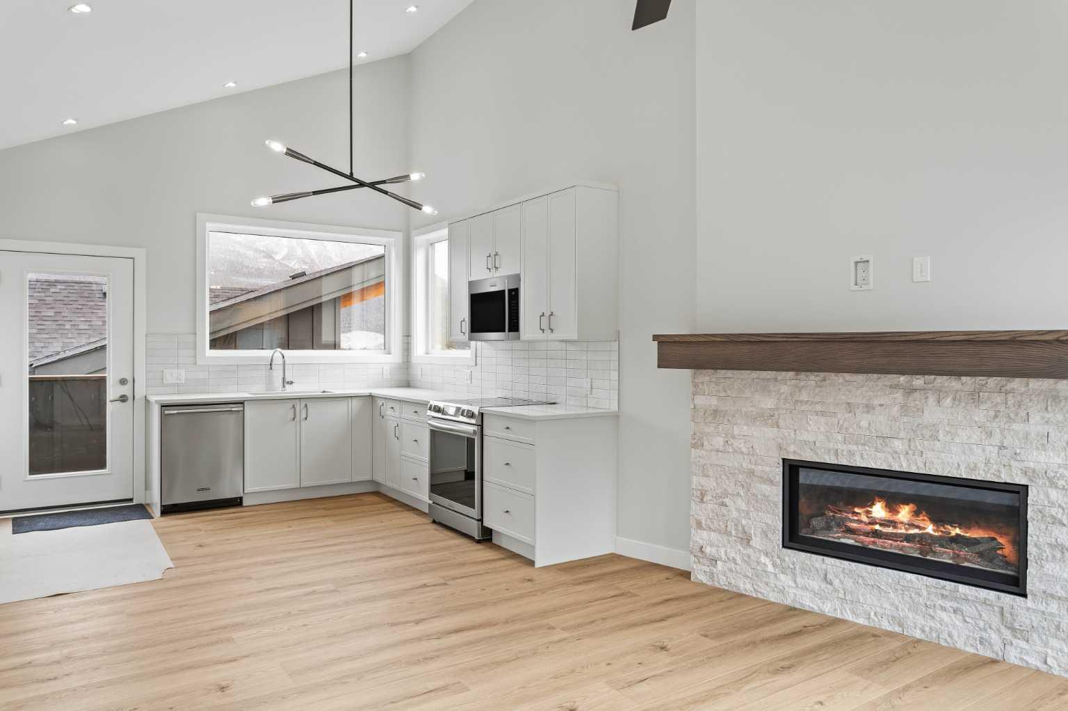 203J, 209 Stewart Creek Rise 