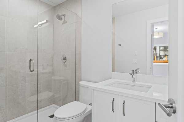 203J, 209 Stewart Creek Rise 