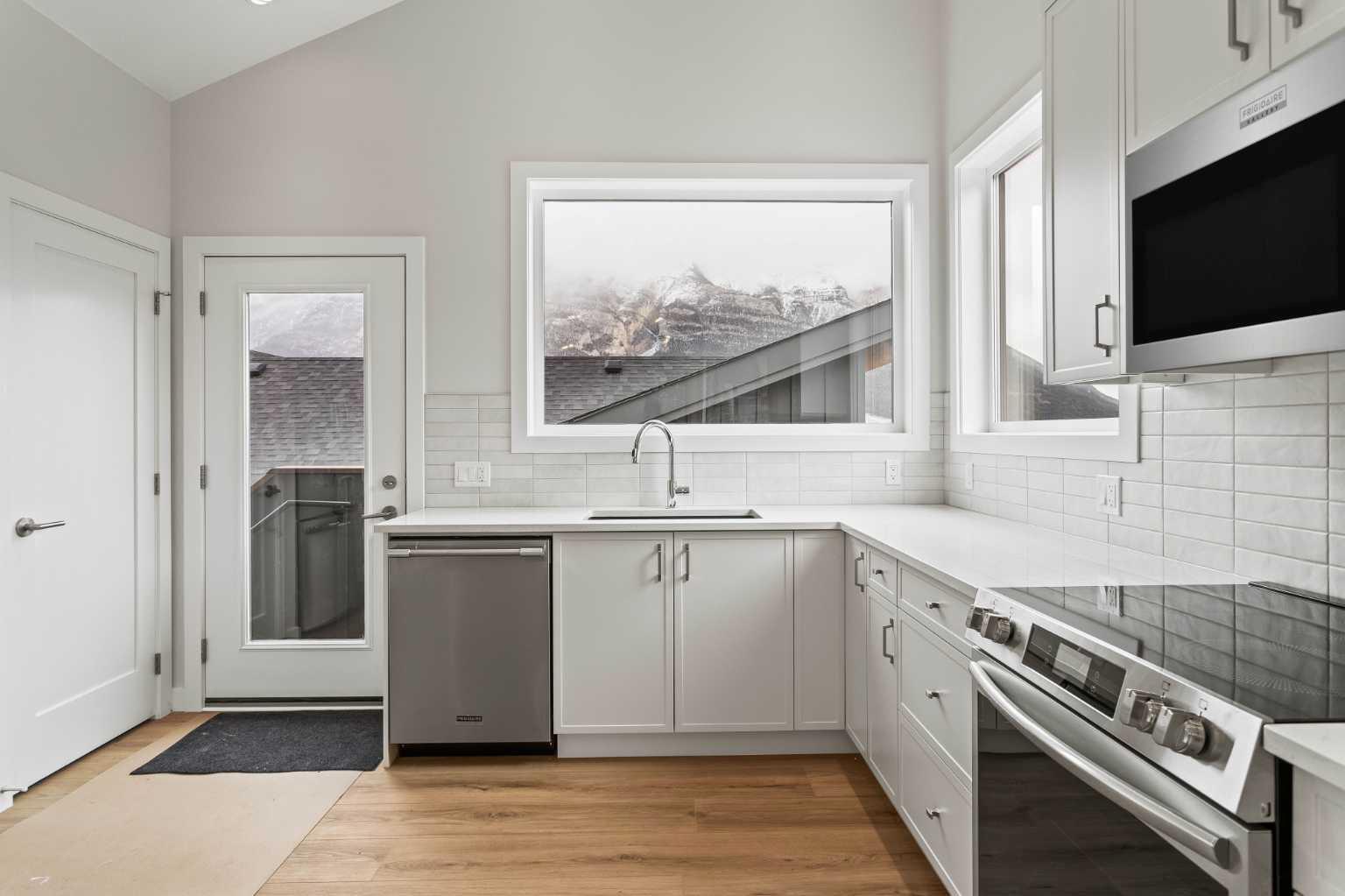 203J, 209 Stewart Creek Rise 