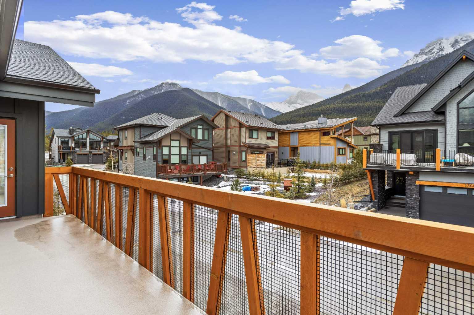 203J, 209 Stewart Creek Rise 