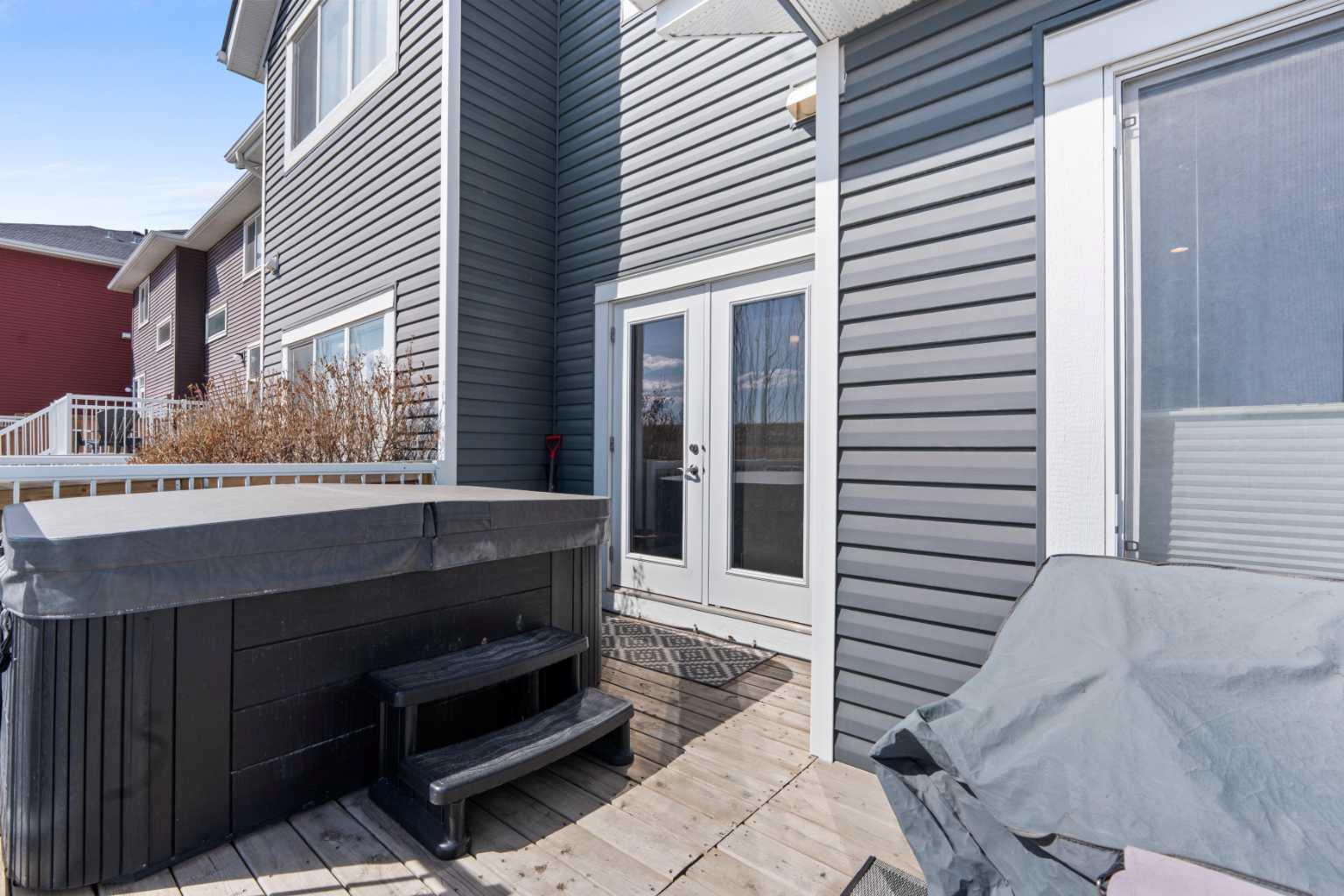 534 River Heights Crescent 