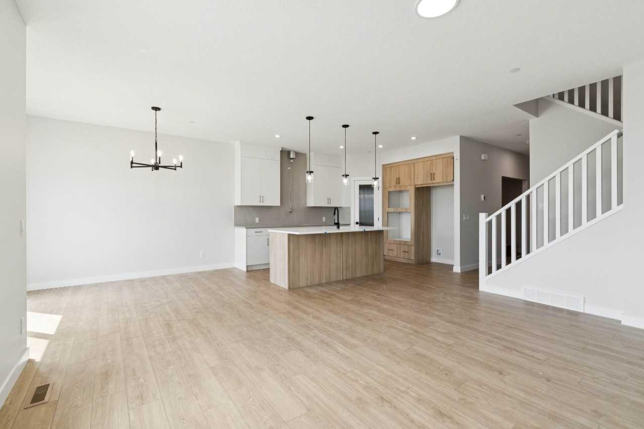 546 Hotchkiss Manor 