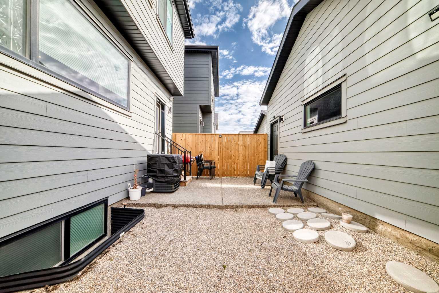 15053 37 Street SW