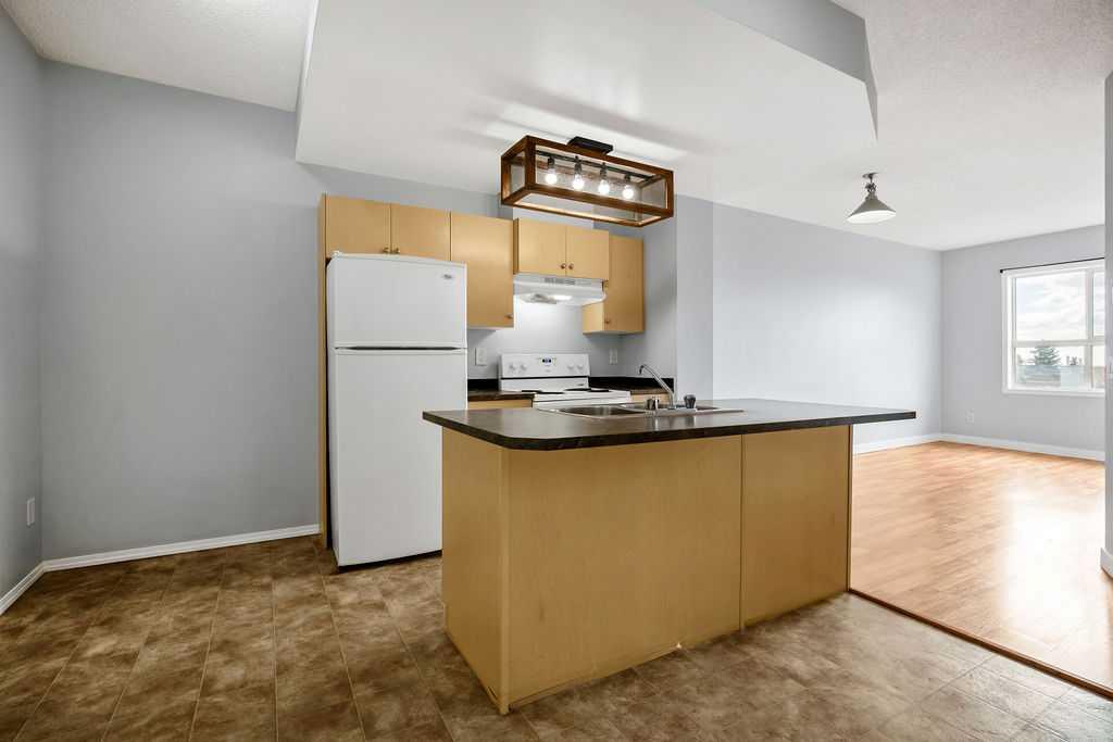 4301, 73 Erin Woods Court SE