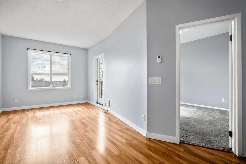 4301, 73 Erin Woods Court SE