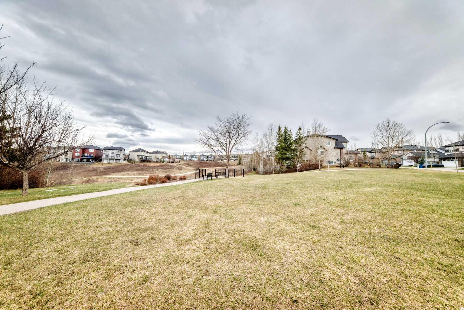 225 Kincora Heights NW