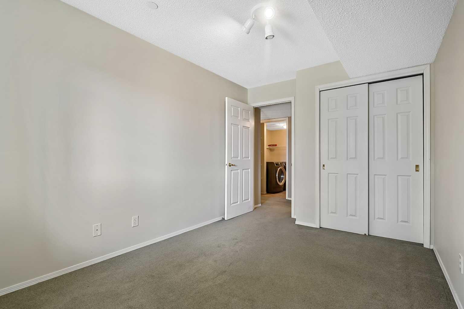 2206, 2206 Sienna Park Green SW