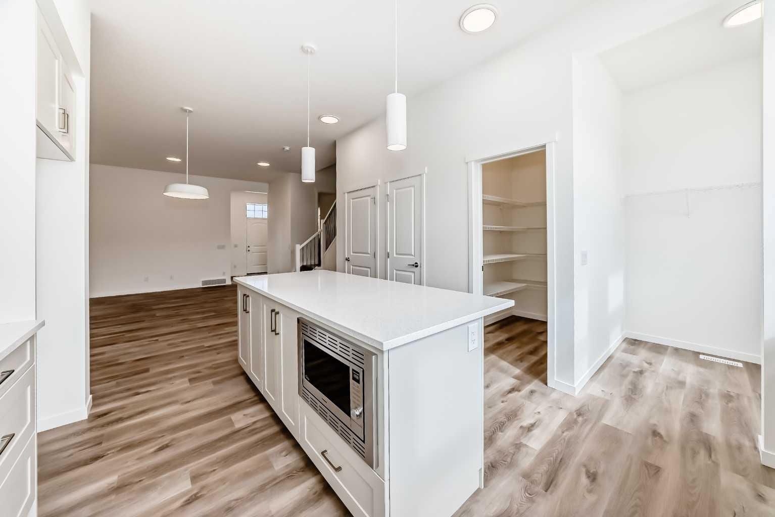 36 Mercado Road SE