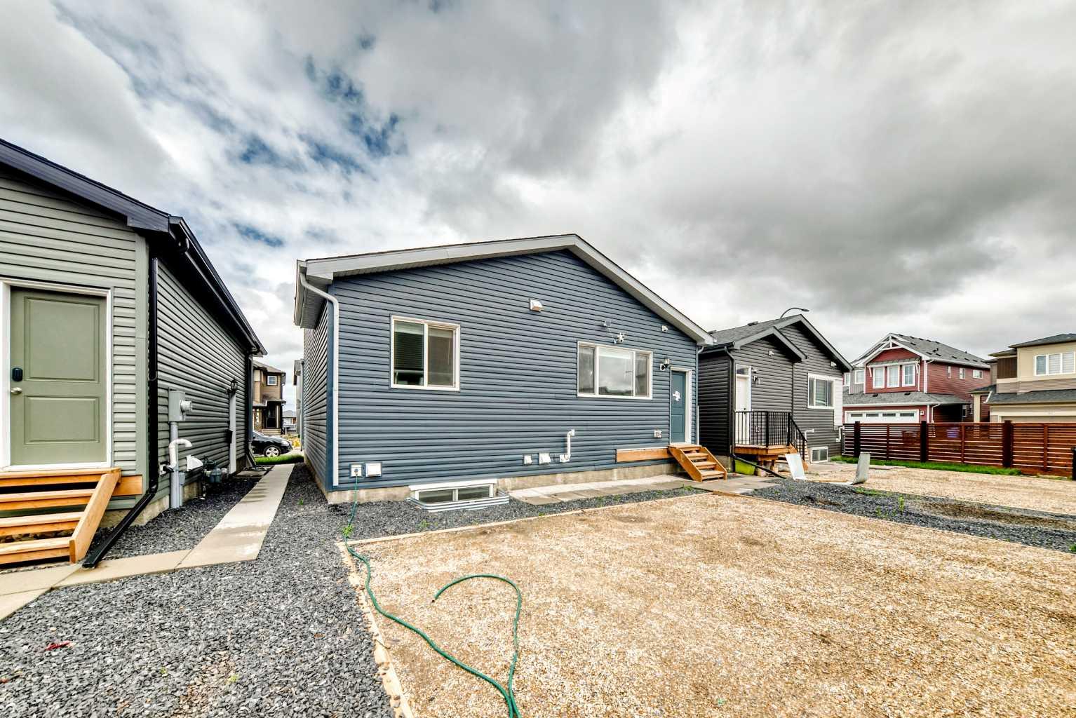212 Lucas Place NW