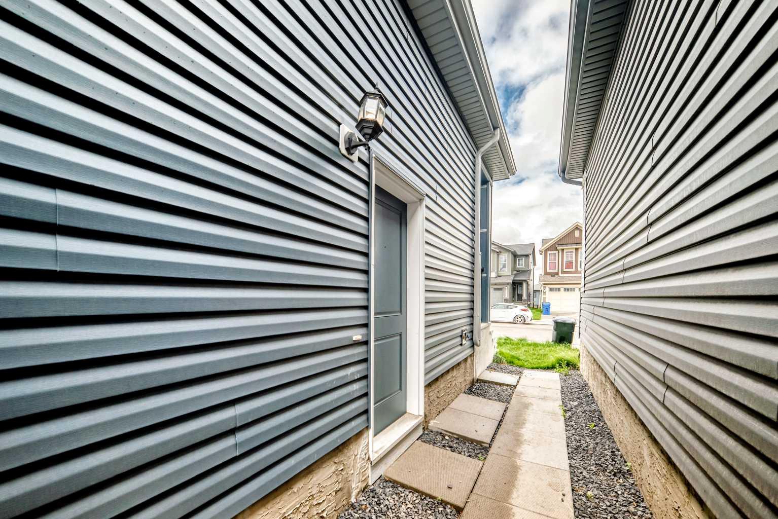 212 Lucas Place NW