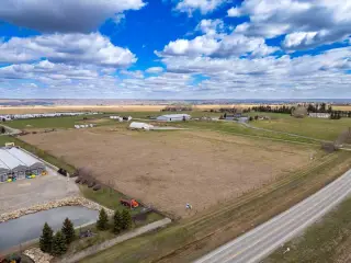 33066 Township Road 250  