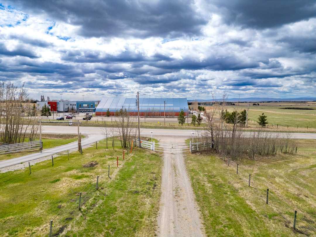 33066 Township Road 250  