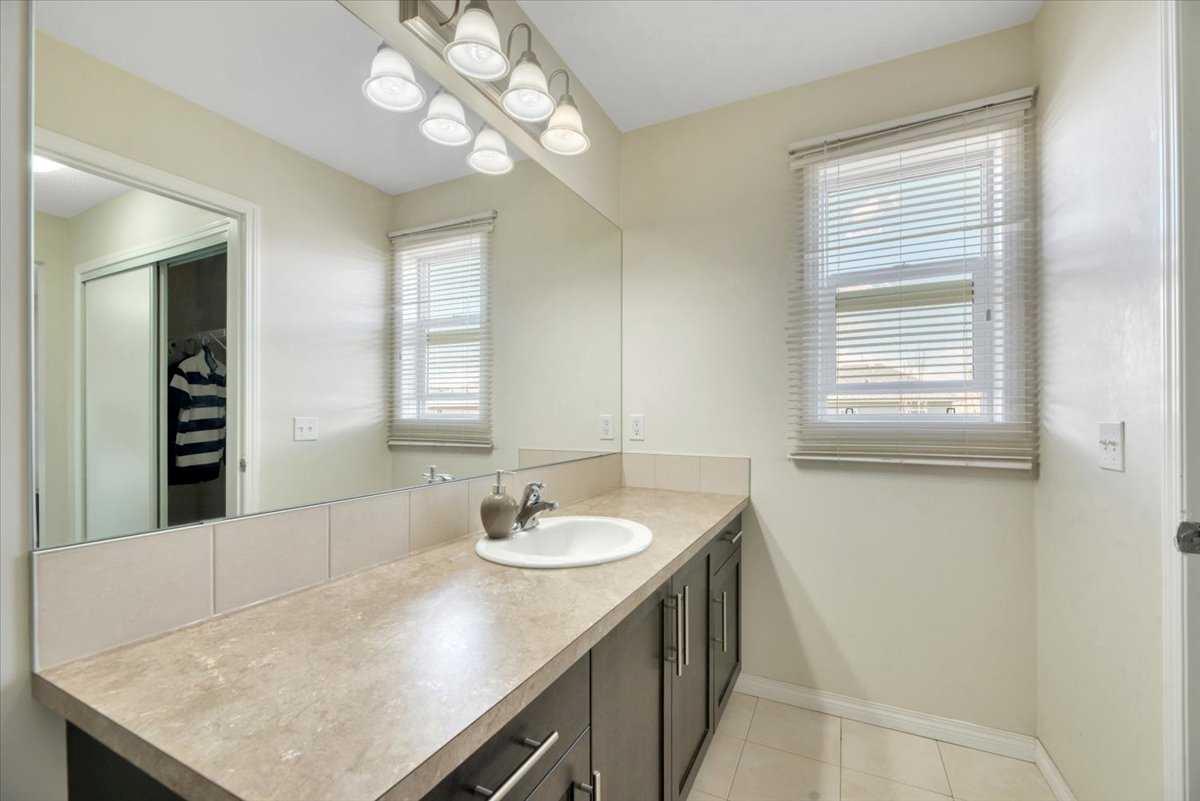 145 Viewpointe Terrace 