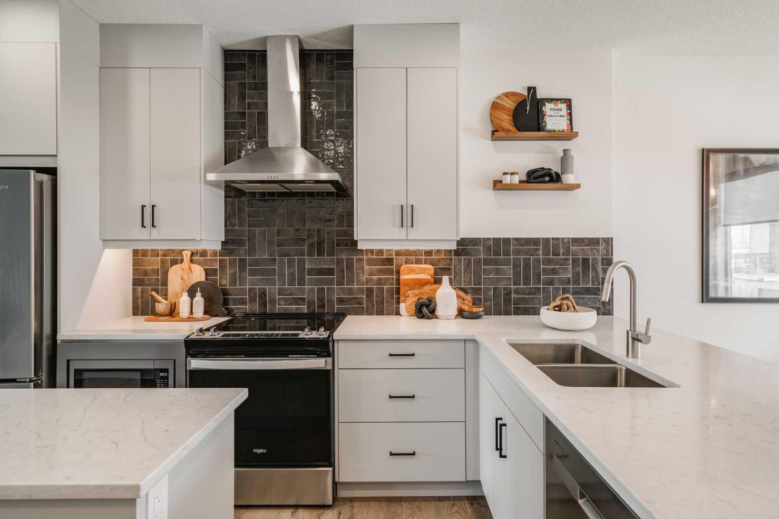 708 Sovereign Common SW