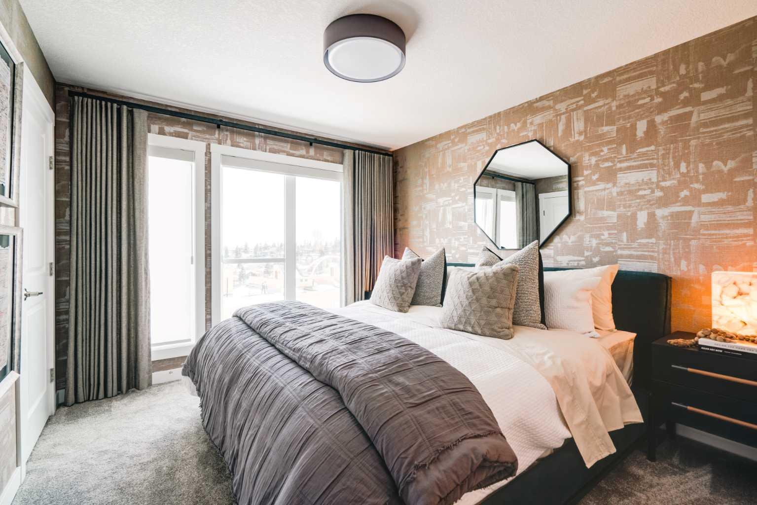 708 Sovereign Common SW
