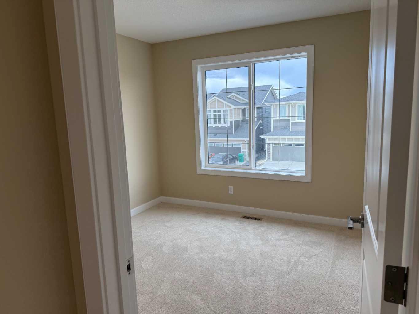 147 sundown Crescent 
