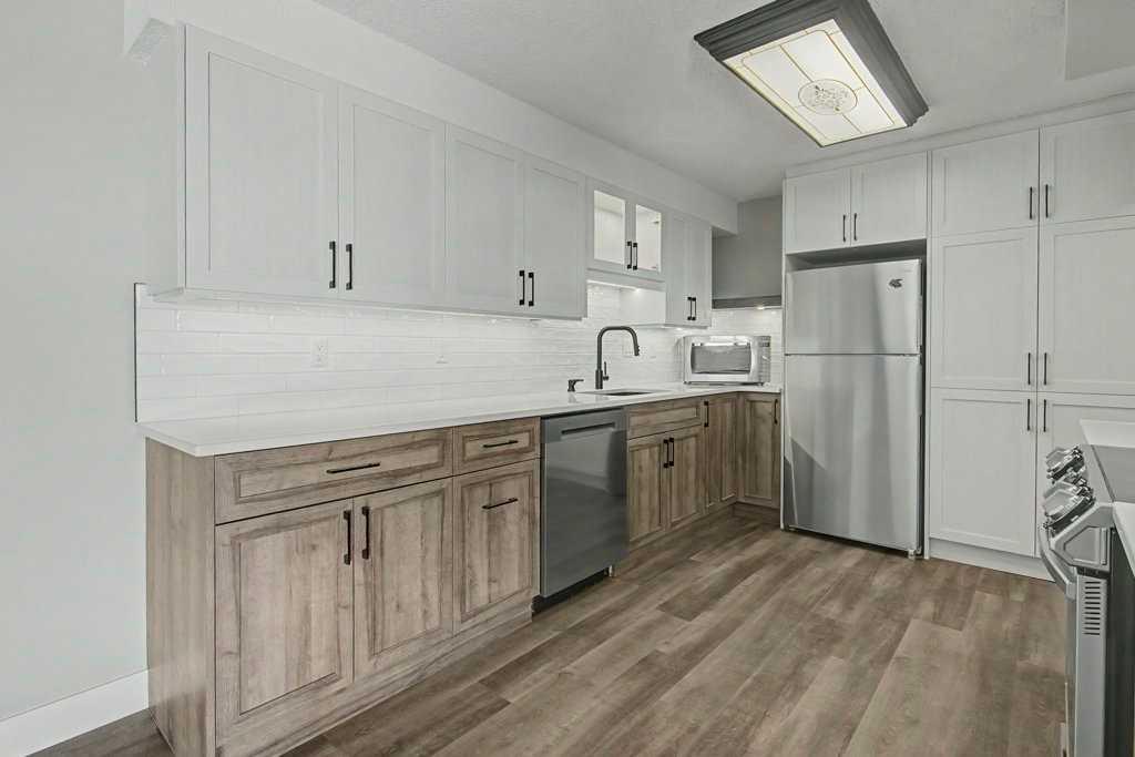 602, 320 Meredith Road NE