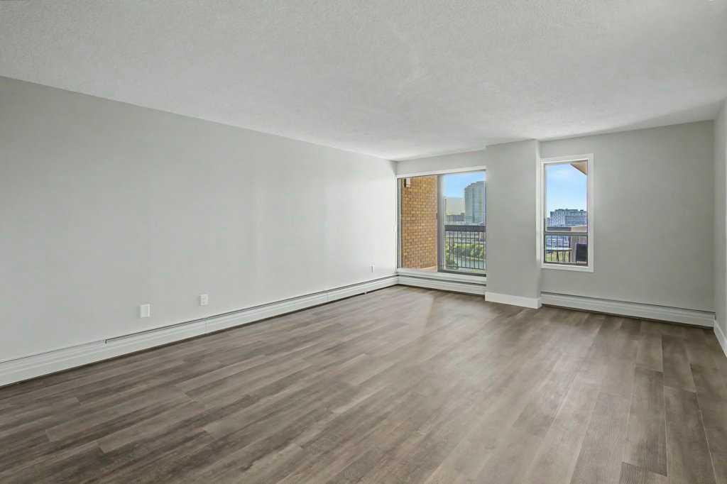 602, 320 Meredith Road NE