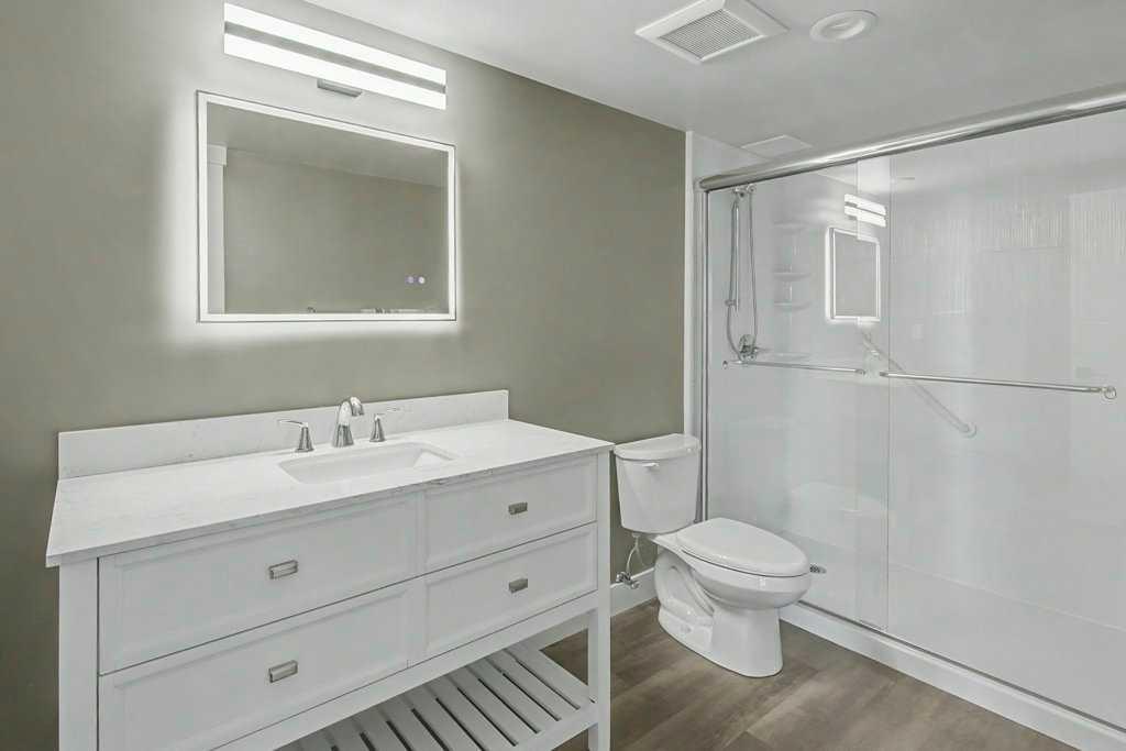 602, 320 Meredith Road NE