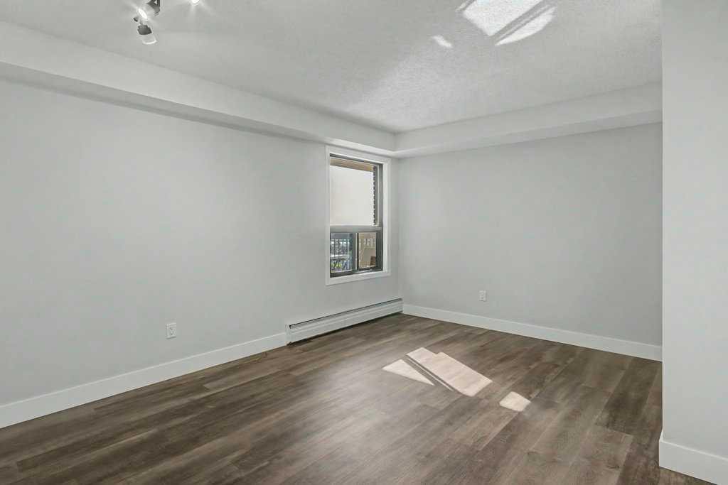 602, 320 Meredith Road NE