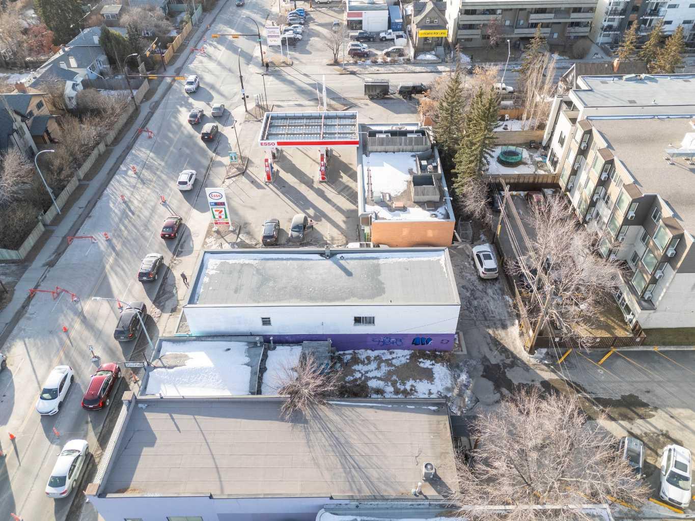 2611, 2613, 2615 14 Street SW