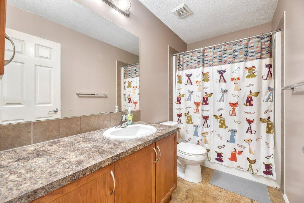 319 Saddlebrook Circle NE