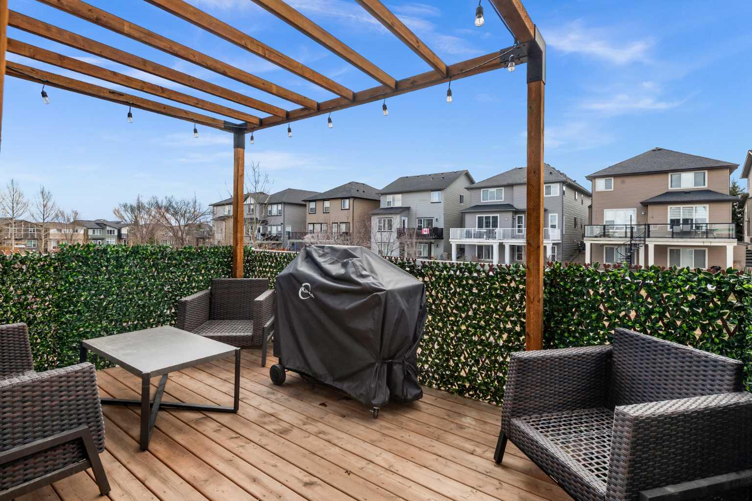 243 Silver Spruce Grove SW