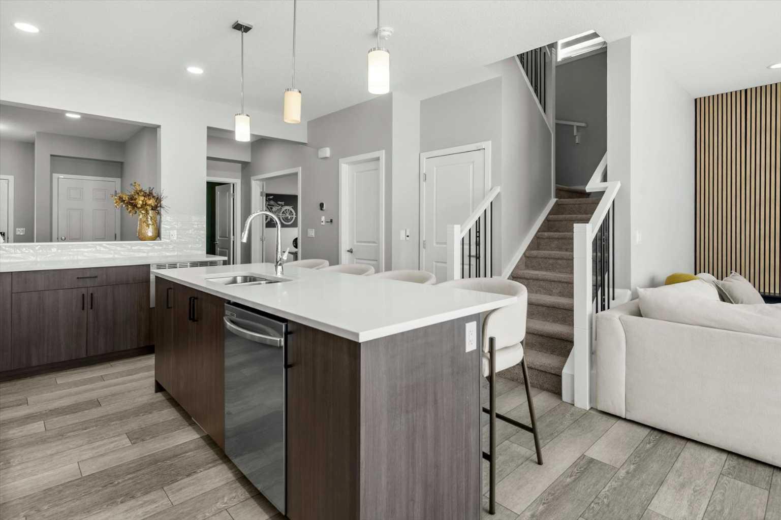 243 Silver Spruce Grove SW
