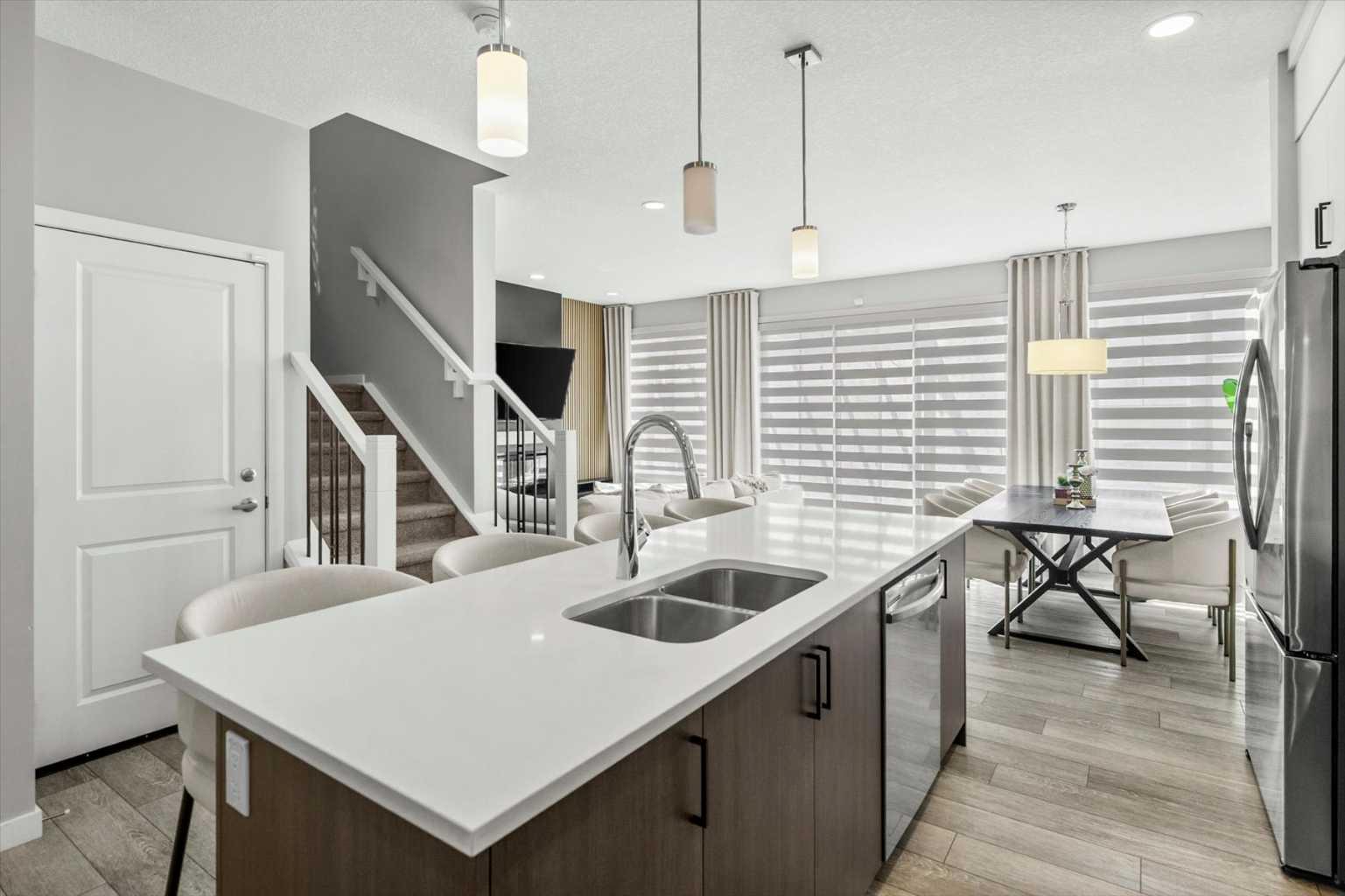 243 Silver Spruce Grove SW