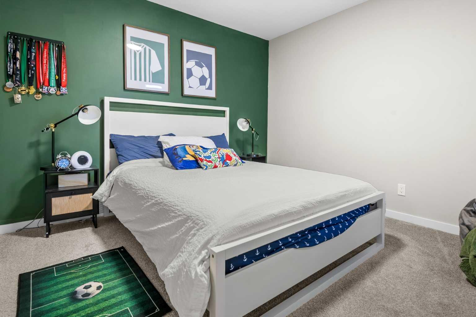 243 Silver Spruce Grove SW