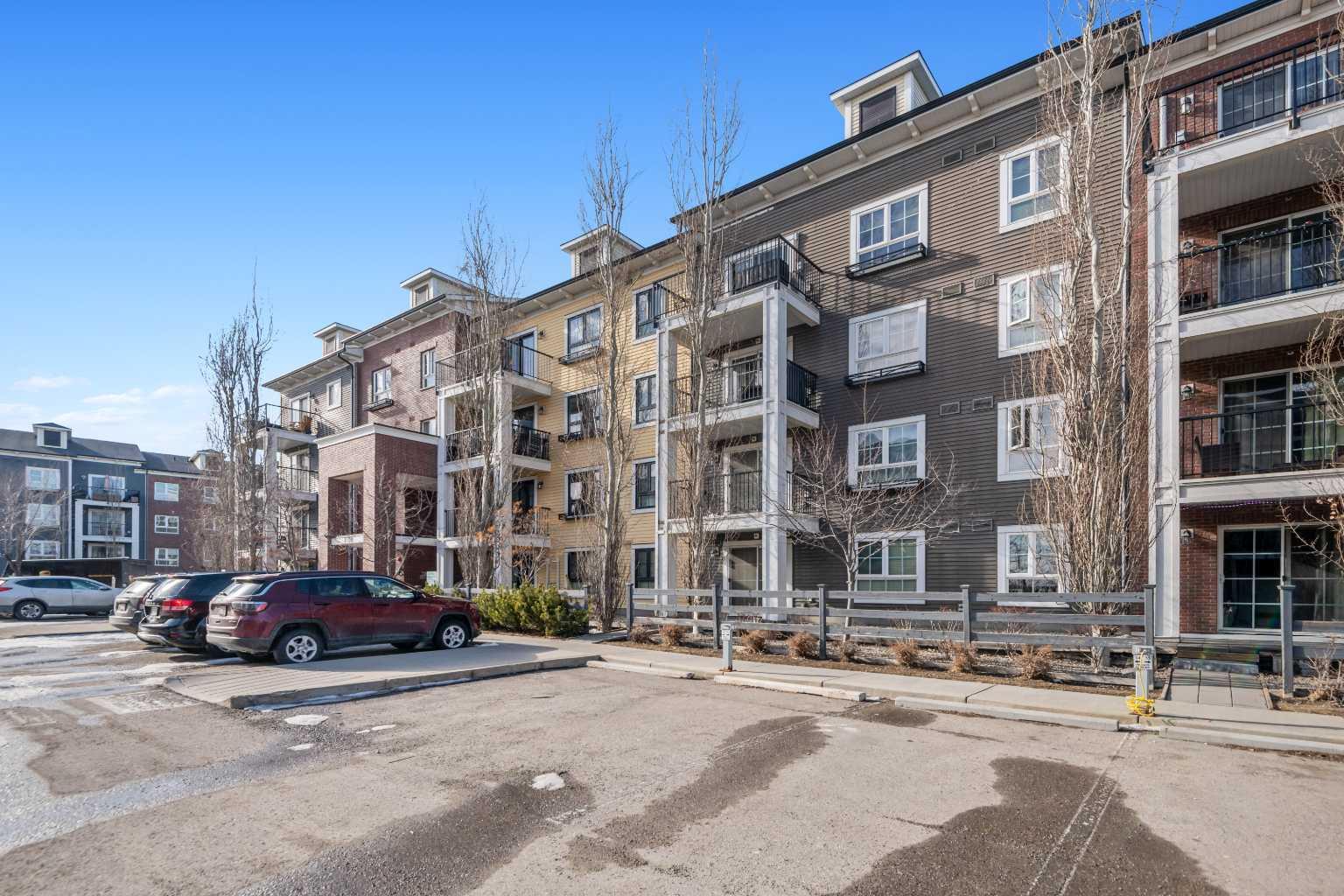1403, 279 Copperpond Common SE