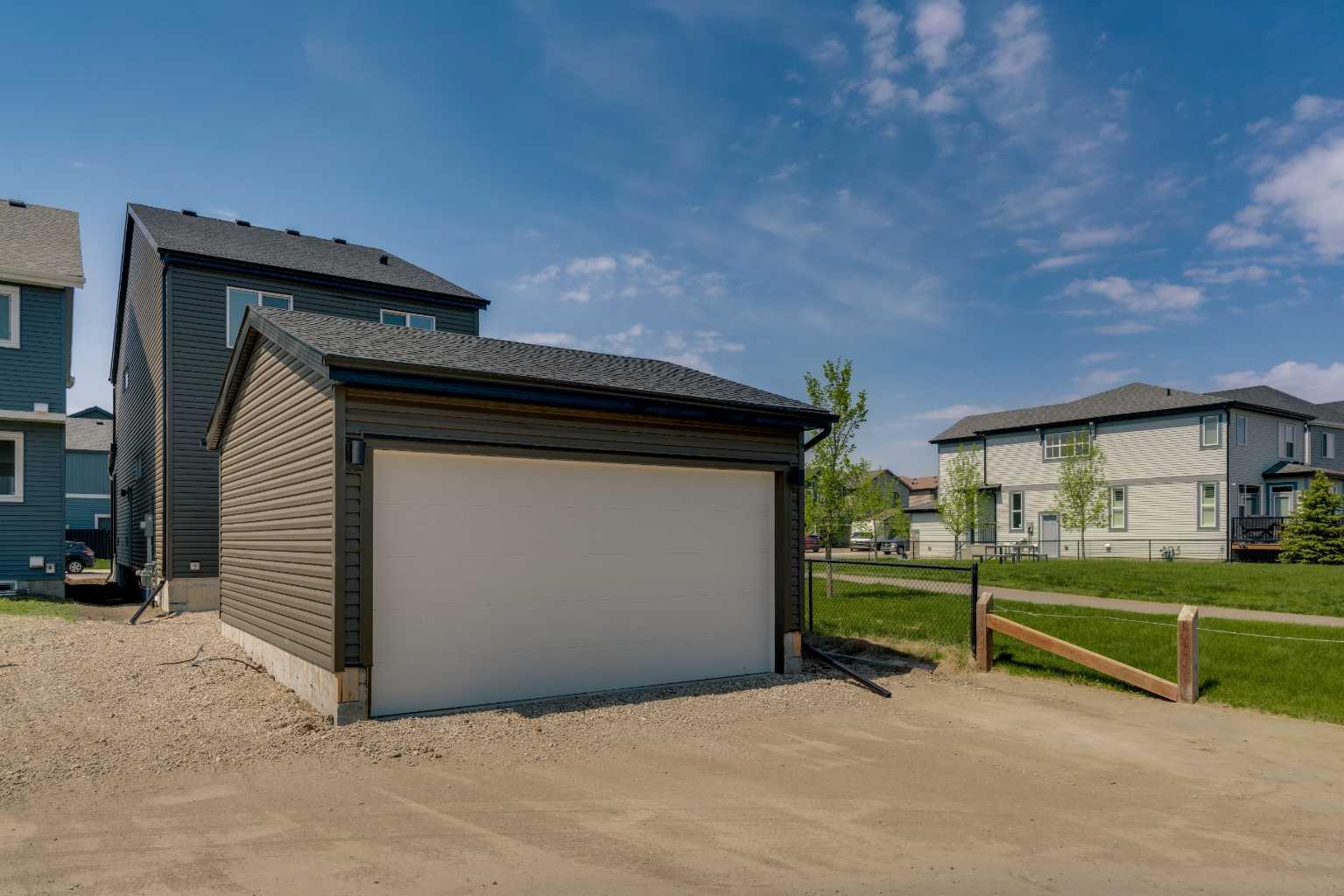 76 Heirloom Drive SE