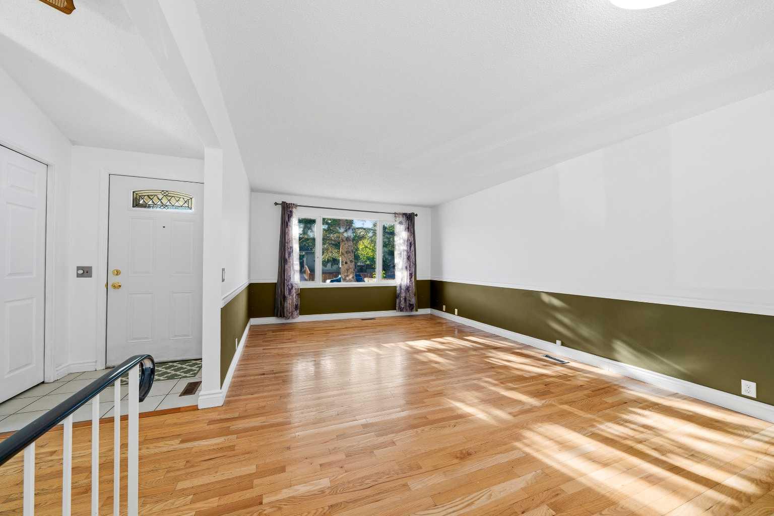 14 Radcliffe Crescent SE