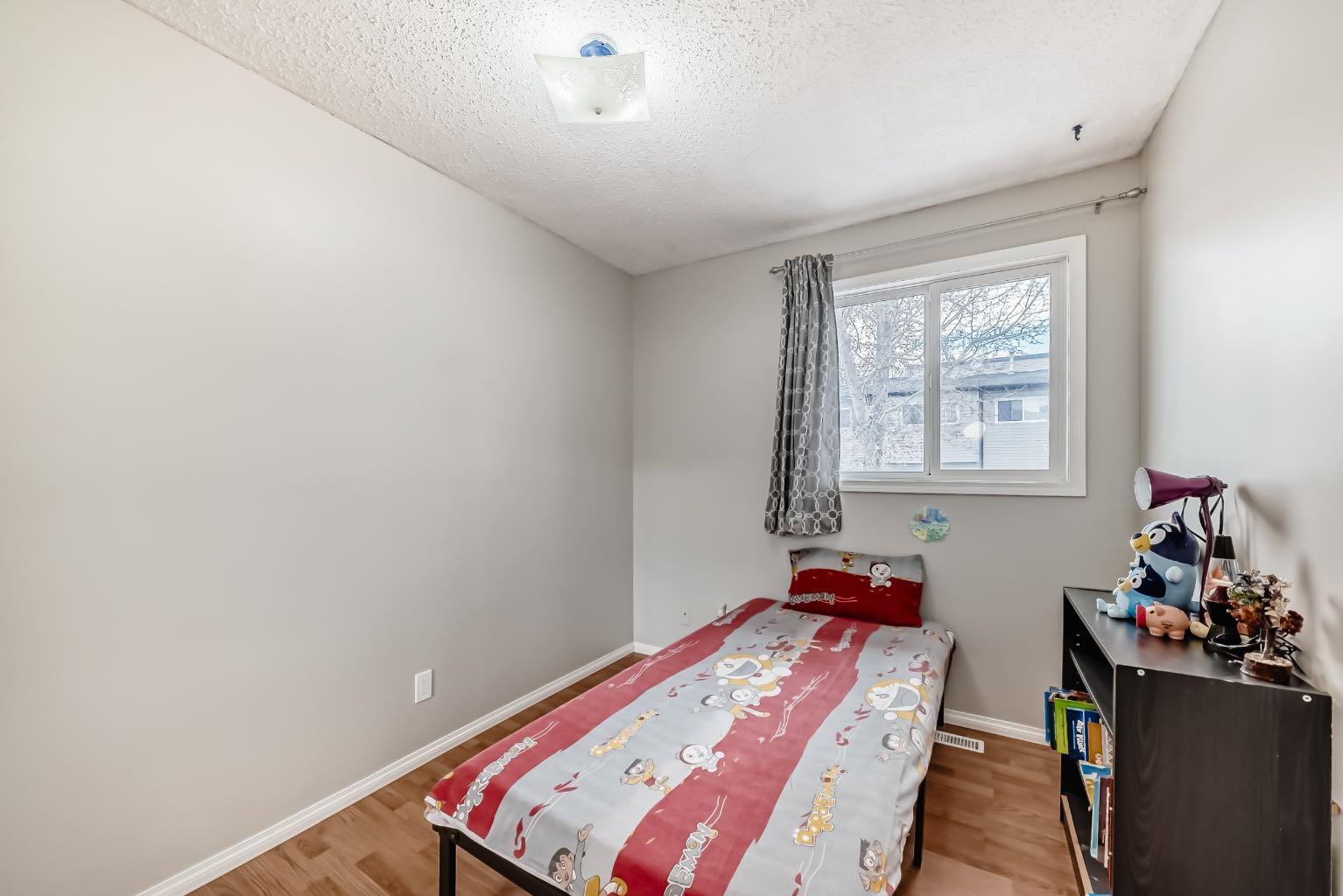 702, 9930 Bonaventure Drive SE