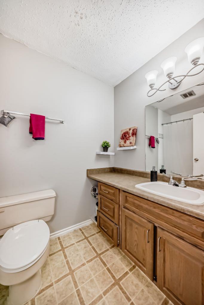 702, 9930 Bonaventure Drive SE
