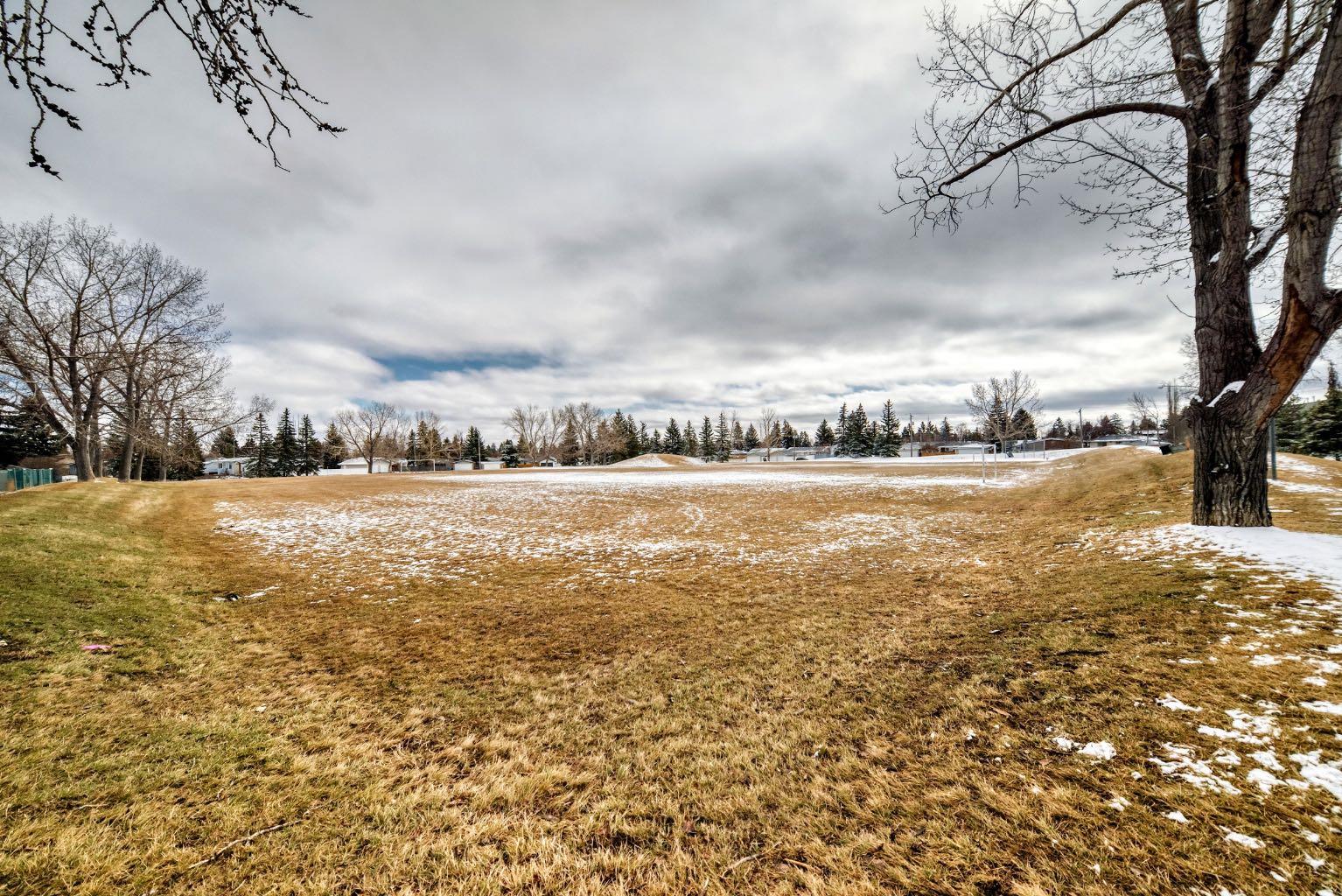702, 9930 Bonaventure Drive SE